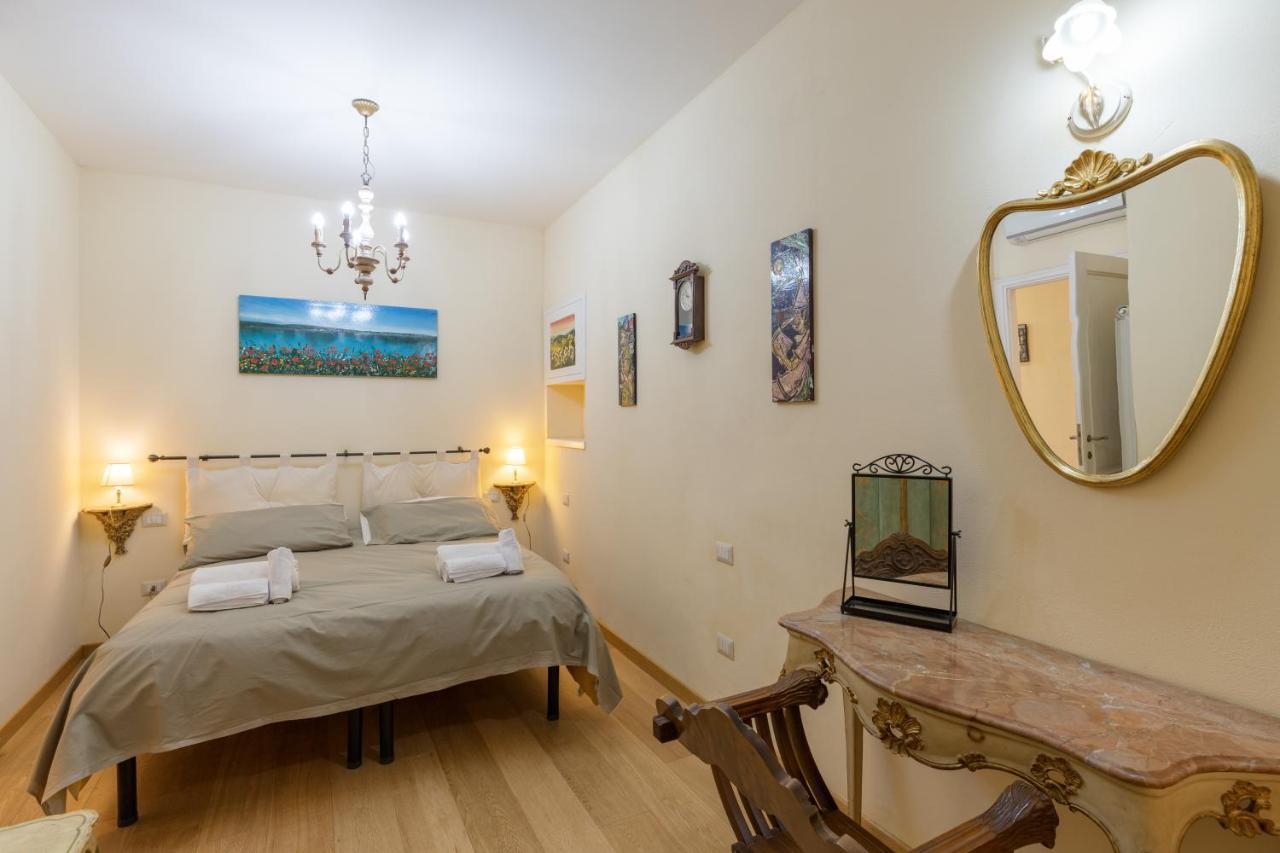 Pinocchio' S House In The Center Of Florence Extérieur photo